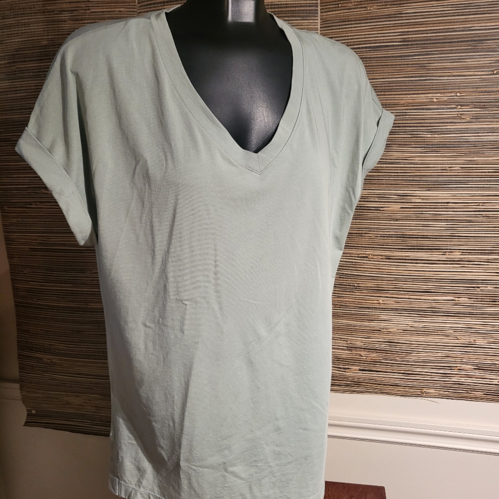 Banana Republic sage Tee